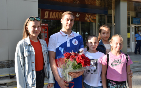 В Чебоксарах встретили участника Олимпийских игр в Токио Владислава Поляшова