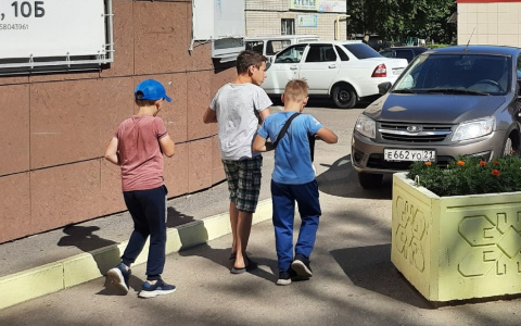 По 10 тысяч рублей на школьника могут начать выплачивать раньше