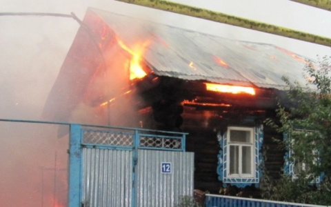 Пять пожаров произошли в Чувашии из-за удара молнии