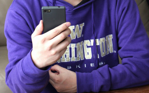 В Канаше подросток украл у подруги 32 тысячи рублей