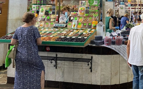 Ярмарки в Чебоксарах закроются 5 сентября: килограмм моркови и картофеля там стоит по 30 рублей