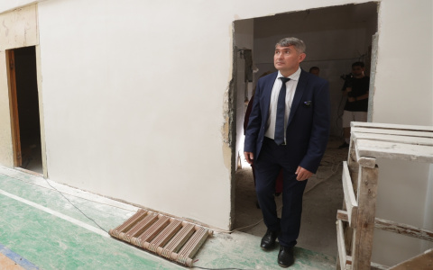 Николаев предложил поделиться зарплатой на строительство памятника чувашскому алфавиту в Ульяновске