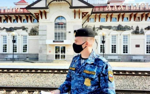 Должник сошел с поезда, а его поджидали приставы: "Зарплата маленькая, содержу вторую семью"