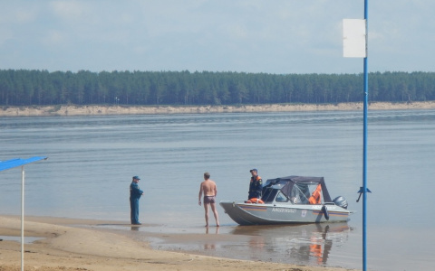 Чувашские спасатели вызволили травмированного мужчину с острова