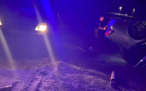 В Чувашии "Приора" снесла остановку: водитель погиб на месте