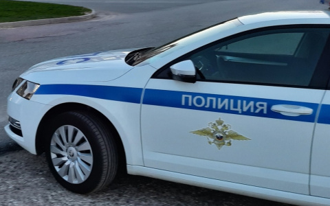 Пьяный полицейский сбил пешехода в поселке Ибреси