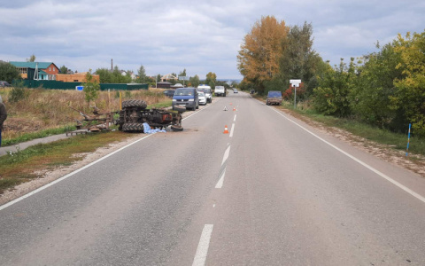 В Чебоксарском районе трактор насмерть придавил водителя