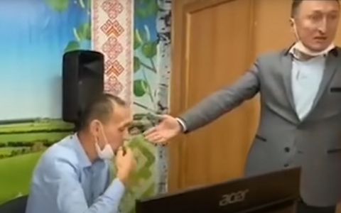 В Чувашии председателя избирательной комиссии обвинили в фальсификации: после этого он съел акт