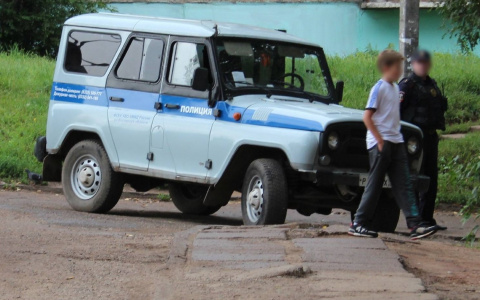 В чувашском селе женщина бегала с ножом за бывшим мужем, который уже был ранен