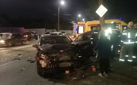 Смертельное ДТП в Чебоксарах: людей зажало в машине