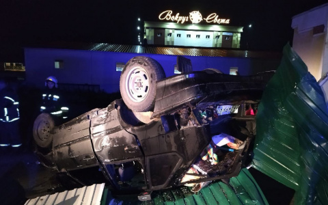 В Новочебоксарске водитель не справился с управлением и опрокинулся в кювет