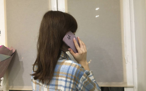 Мошеннику удалось обмануть сотрудницу банка, представившись ее коллегой