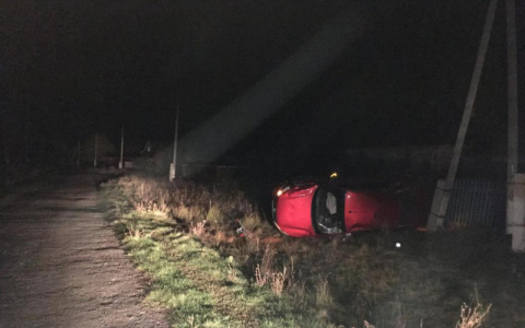 Ночью в Чувашии произошло ДТП: подросток взял отцовскую машину и перевернулся