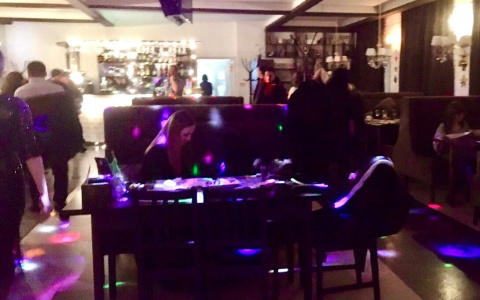 С сегодняшнего дня в Чувашии начали действовать коронавирусные ограничения: без QR-кода о кафе можно забыть