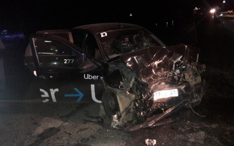 На перекрестке в Цивильском районе при столкновении двух машин пострадали семь человек