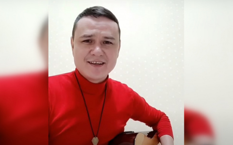 Какое время, такие и хиты: житель Чувашии сочинил песню о QR-кодах и новых реалиях