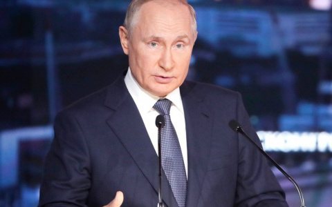 Путин рассмотрит введение нерабочих дней на целую неделю