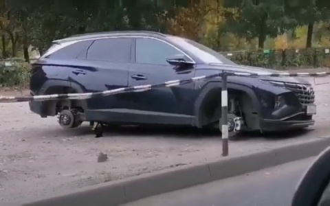 Молодой чебоксарец покатался на арендованном авто, а потом снял с него колеса