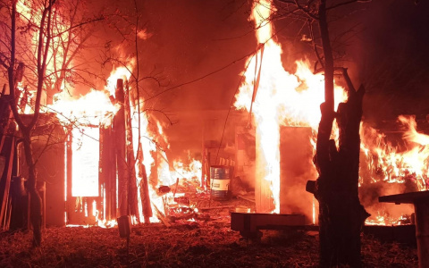 В Чебоксарском районе сгорела дача: на месте пепелища нашли тело человека