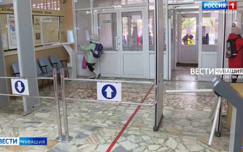 Ограничения для школ Роспотребнадзор продлил еще на два года