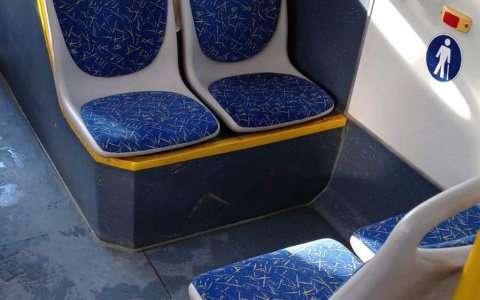 В Чебоксарах в 32-м автобусе женщина упала и получила травмы