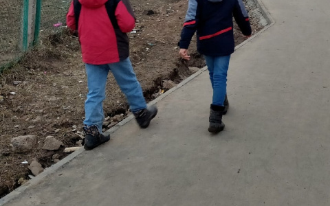 Многодетная мать бросила детей: долг по алиментам превысил два миллиона рублей