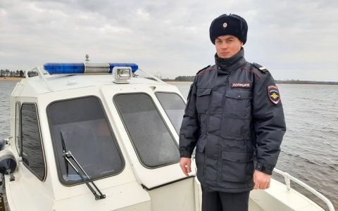 Полицейский тушил с отцом-спасателем сельский магазин: привез на тракторе воды и оцепил территорию