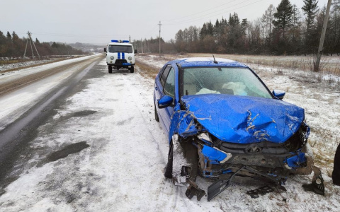 Смертельная авария в Янтиковском районе: на заснеженной трассе столкнулись две легковушки