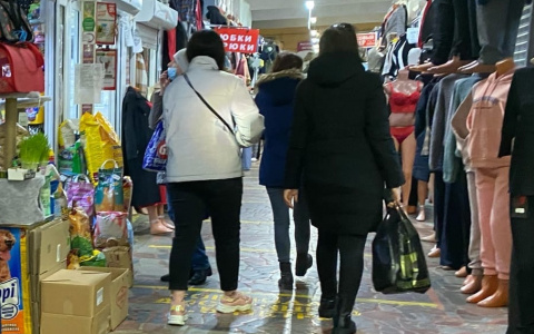 Глава Чувашии призвал демонстративно прикрывать кафе и магазины, которые нарушают ограничения