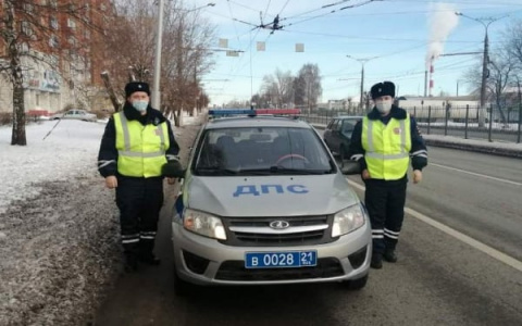 Чебоксарские полицейские спасли человека: "ДПС остановила встревоженная женщина"