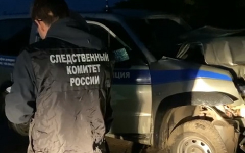 Пьяный полицейский на служебной машине припечатал прохожего к КамАЗу: мужчине грозит до 7 лет тюрьмы