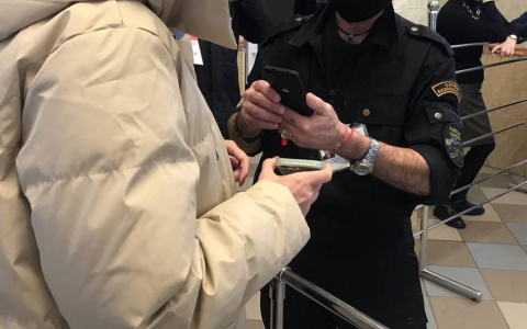 Чебоксарцы хотят провести референдум против QR-кодов: инициативу рассмотрят в Госсовете