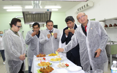 Перуанцев накормили чувашскими разносолами: шартаном, хуран кукли и волованами