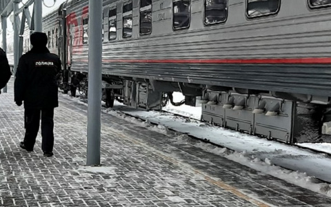 Как наказали работника железной дороги, из-за которого вагоны ушли под уклон и сбили человека