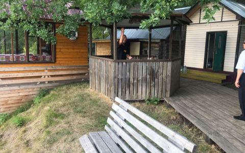 В Шумерлинском районе на земле для лесных саженцев построили зону отдыха с баней, беседкой и мангалами