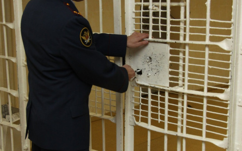 Новочебоксарца посадили в тюрьму за угрозы близким полицейского