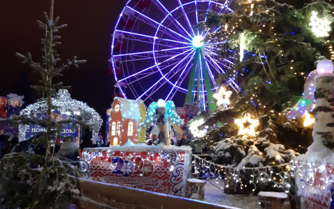 Банк «Открытие»: «Лишь 13 % жителей ПФО считают, что нужно отменять массовые новогодние мероприятия из-за пандемии»