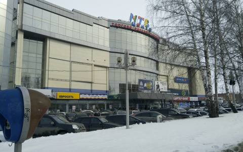 Парковки возле двух торговых центров в Чебоксарах станут платными