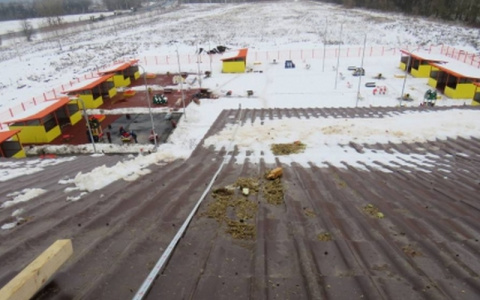 В Цивильске с крыши строящегося садика сорвался рабочий и сломал позвоночник