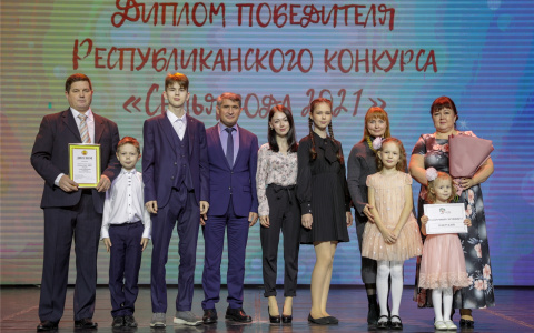 В Чувашии назвали "Семью года": Шиловы воспитывают шестерых детей