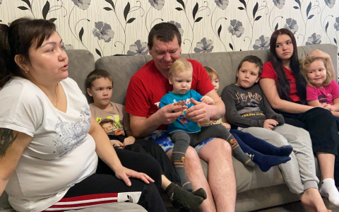 Многодетные родители о реальной помощи государства: "Если ты не малоимущий, то и льгот у тебя нет"