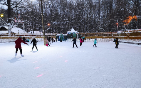 Где в Чебоксарах можно покататься на коньках