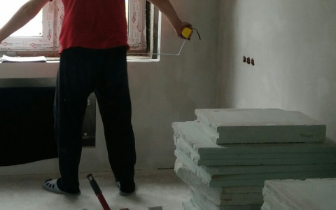 В чебоксарском супермаркете пятеро рабочих незаконно делали ремонт