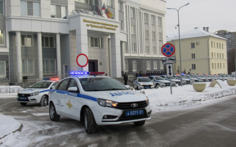 Полицейским Чувашии выдали 24 новых автомобиля, некоторые достанутся селам