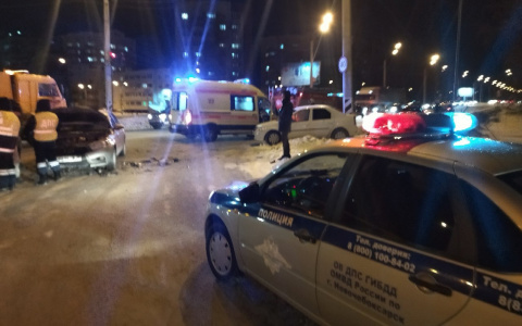 Авария с пострадавшими в Новочебоксарске: женщину зажало в машине