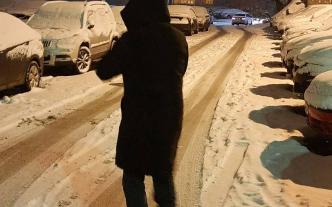 В канун Нового года новочебоксарец попытался украсть алкоголь из магазина: его поймали сотрудницы полиции, которые пришли туда за продуктами