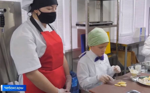 Школьники из Чебоксар победили в кулинарном конкурсе, приготовив любимое блюдо князя Александра Невского