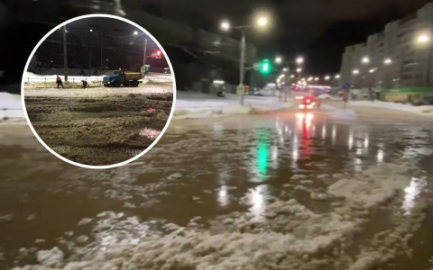 Ночью в Чебоксарах затопило дорогу