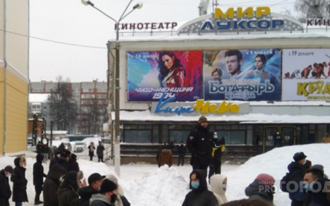 Почему закрылся кинотеатр "Мир Луксор" и будет ли возрождение