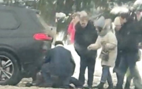 В Чебоксарах на пешеходном переходе девушку сначала сбили, а потом переехали